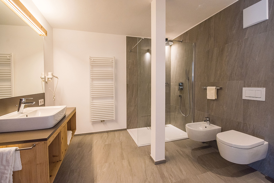 Bathroom  Hotel Fronza