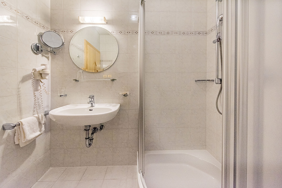 Bathroom  Hotel Fronza